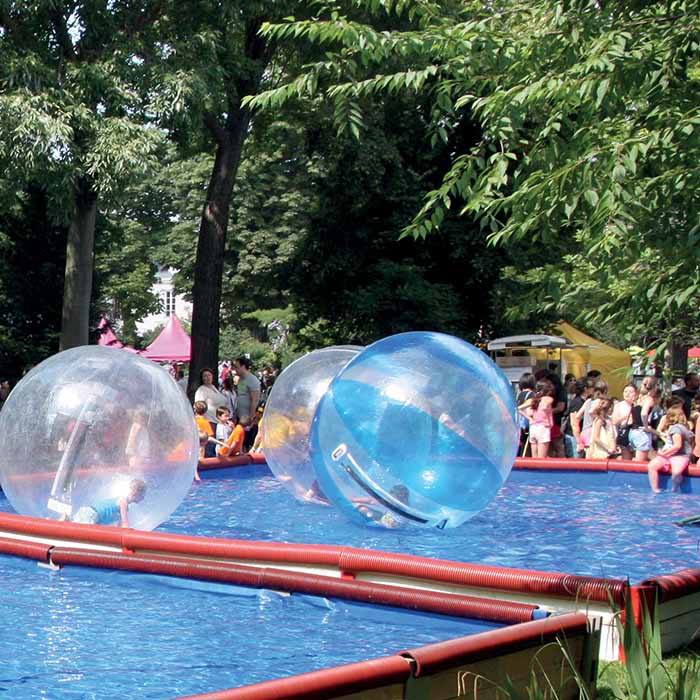 BULLE géante jeu gonflable flotte sur l'eau ou décoration